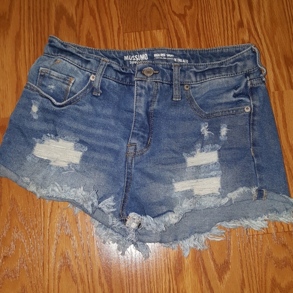 NWOT High-rise distressed denim shorts